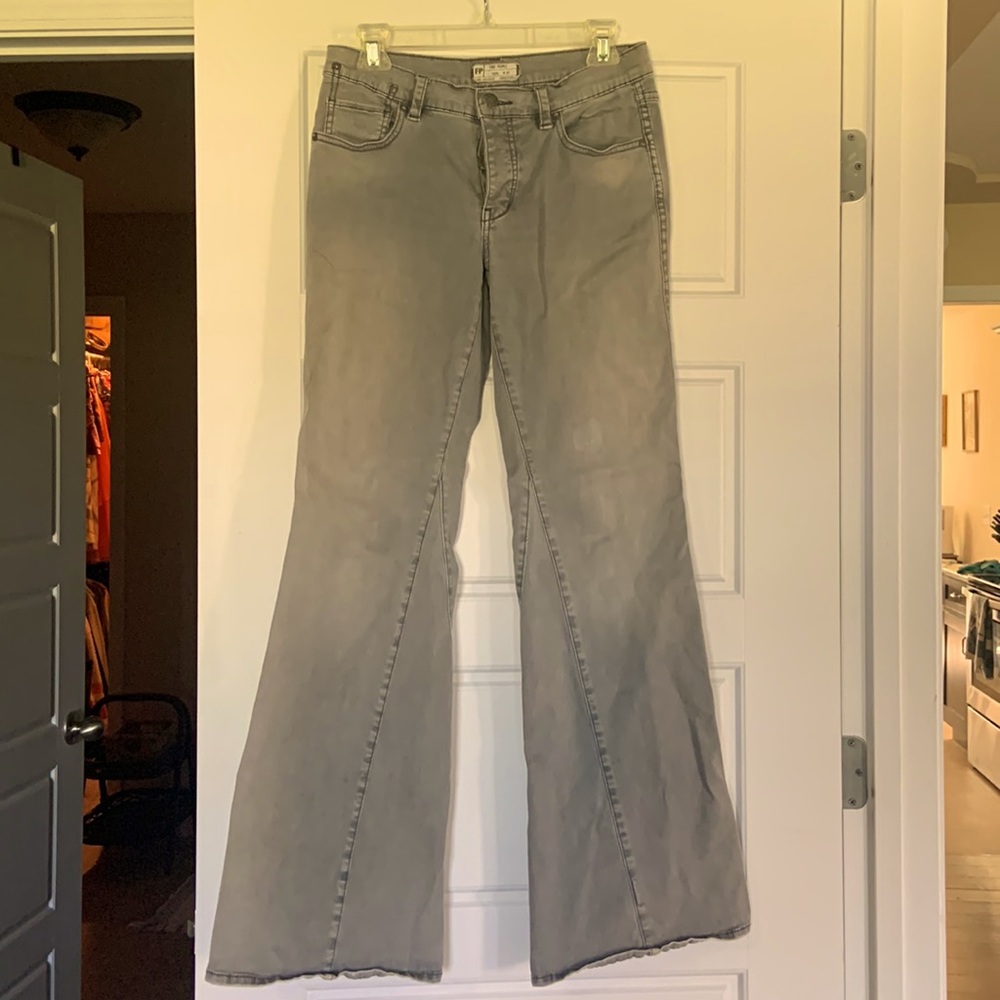 Free People gray flare wide leg high waist stretchy button up COMFY jeans 🌼